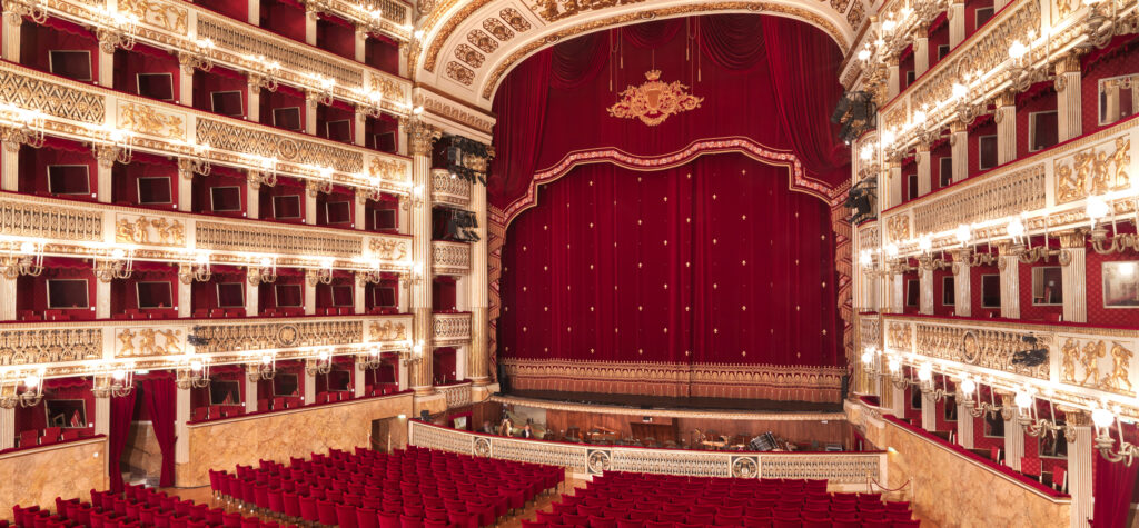 Il teatro San Carlo - teatro napoletano