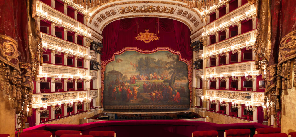 Teatro San Carlo copertina