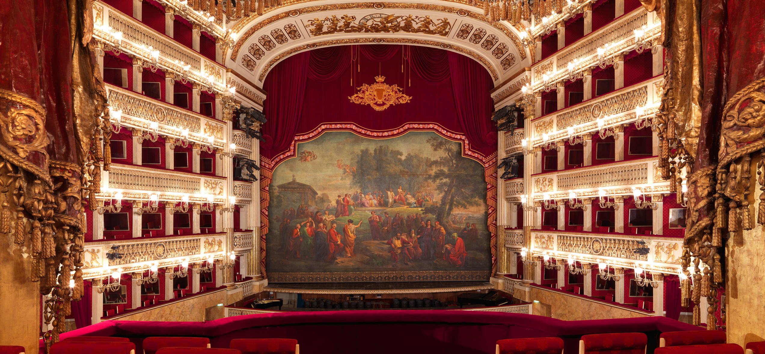 Teatro San Carlo copertina